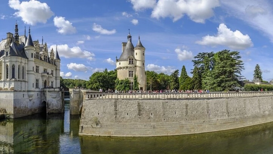 alla ricerca di un francese antipatico tra loira, bretagna e normandia