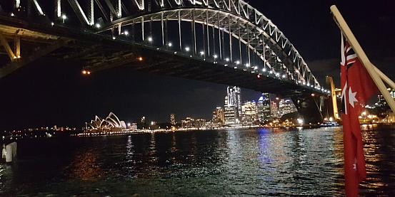 Sydney by night 7