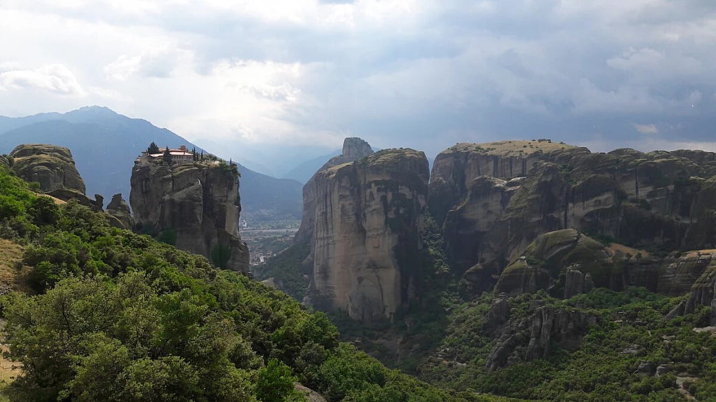 sporadi, meteore e penisola calcidica