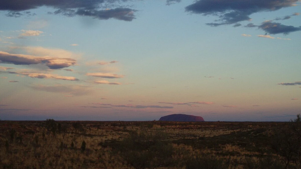 una ragazza tutta sola nel northern territory