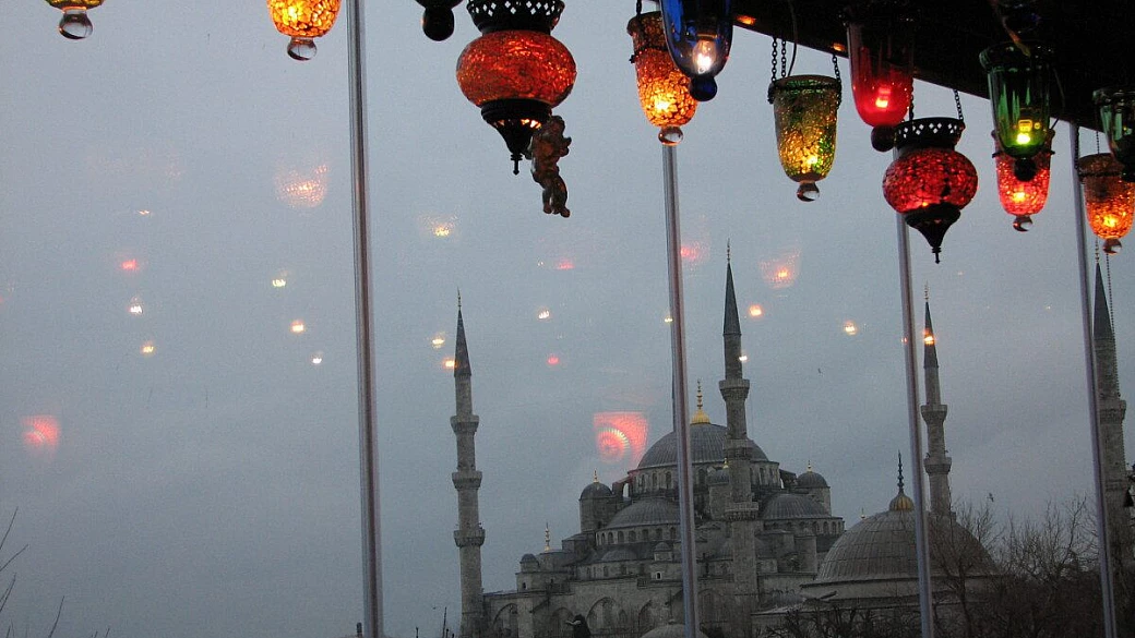 luna di miele in moto tra oriente e occidente