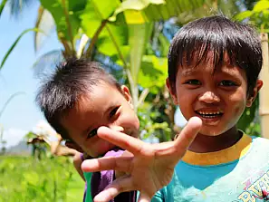 bambini indonesiani