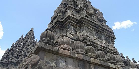 In bus verso Prambanan uno dei siti religiosi più famosi dell'Asia