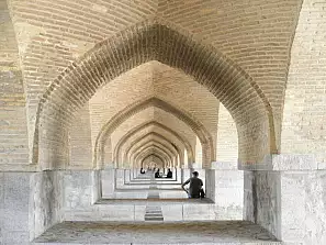 l'infinito nel ponte si-o-se di isfahan