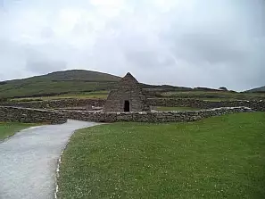 gallarus oratory, dingle peninsula, ireland