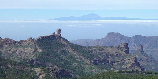 Roque Nublo e isola di Tenerife sullo sfondo - Gran Canaria