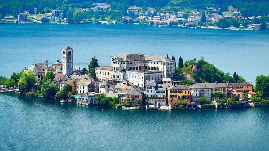 scoprendo in moto i tesori italiani: sali a borgo con roberto parodi