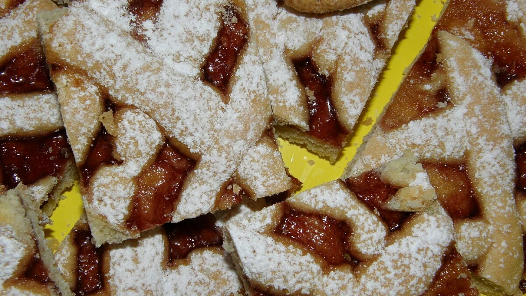 crostata alla marmellata di uva