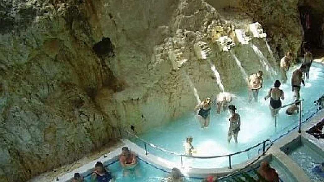 la bandiera del vecchio regime