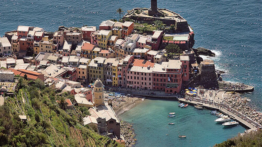 domenica alle cinque terre