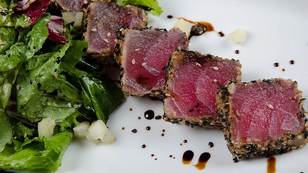 tonno scottato al finocchietto, arance e aceto balsamico