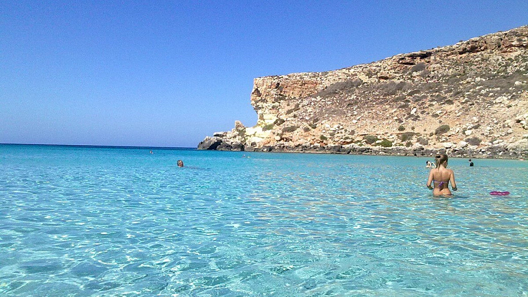 lampedusa, nel blu dipinto di blu