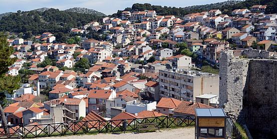 Šibenik: Il quartiere nuovo visto dalla Fortezza Sant'Anna