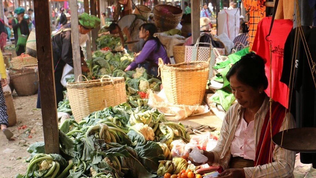 viaggio nel myanmar che ha scelto la democrazia