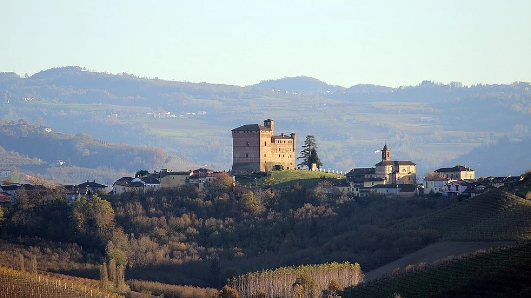 due giornate nelle langhe, tra castelli, pioggia e vino