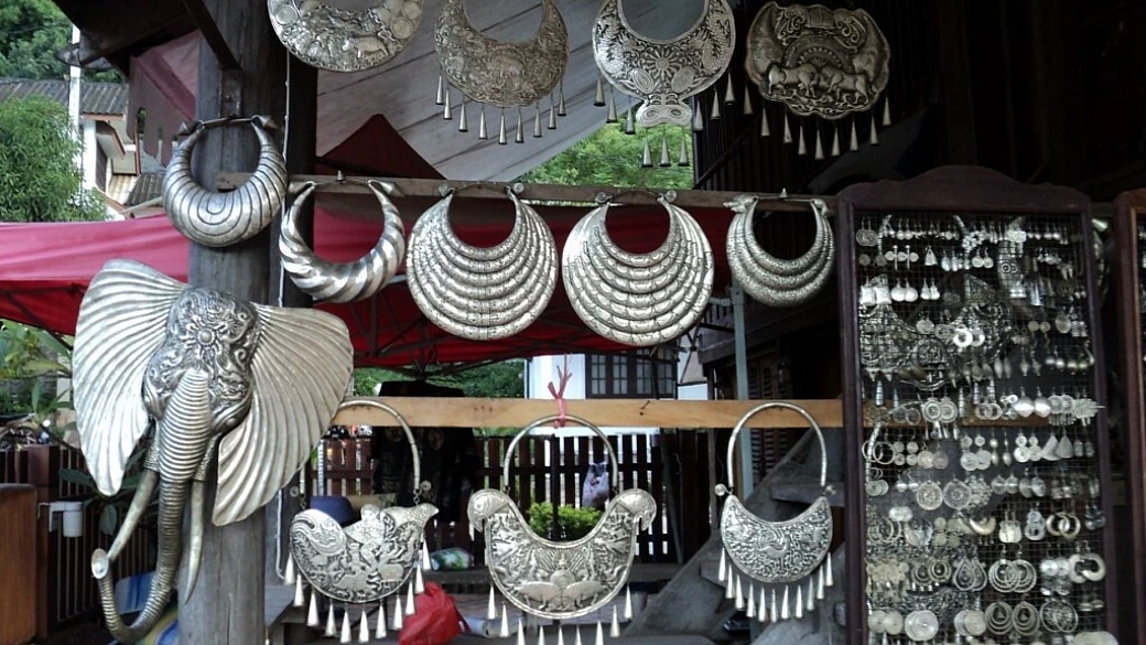 lao please don't rush!