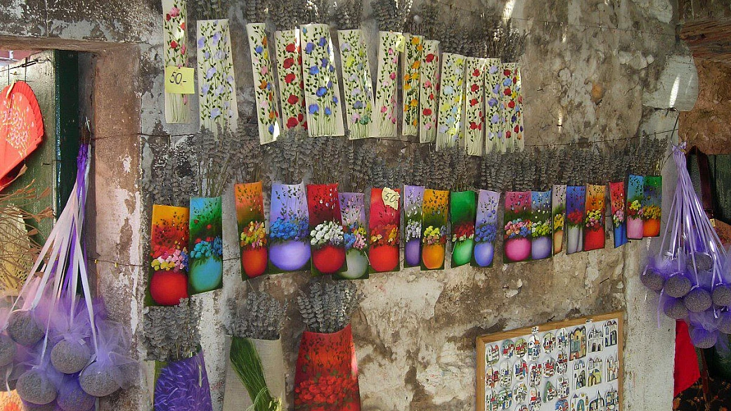 un tuffo dove l'acqua è più blu