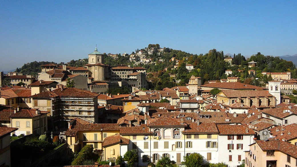 bergamo, due anime di un'unica città, alta e bassa