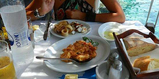 taverna Dimitris Ammoudi Bay
