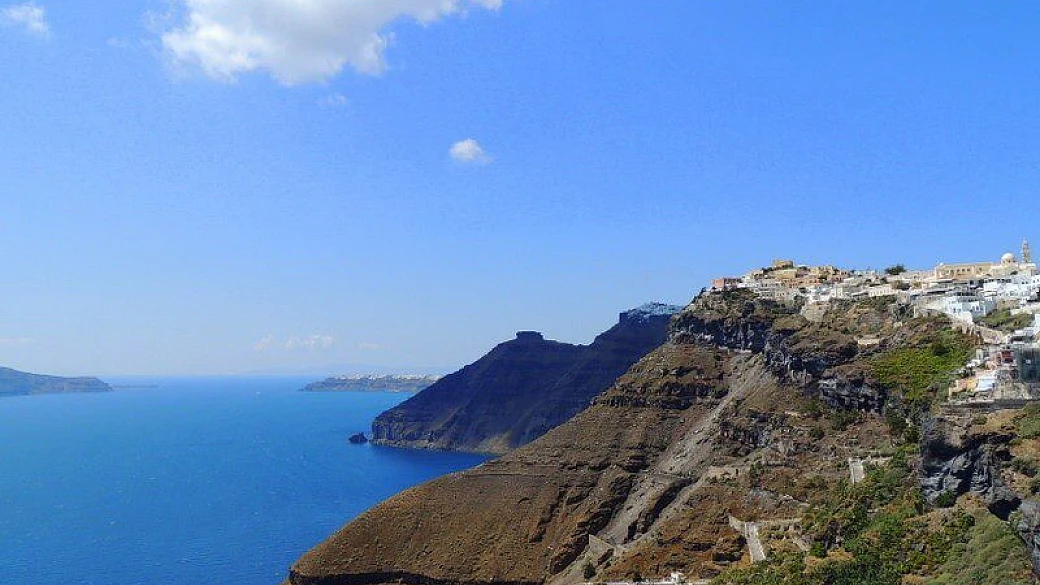 santorini... e il blu diventa il colore più bello in cui perdersi