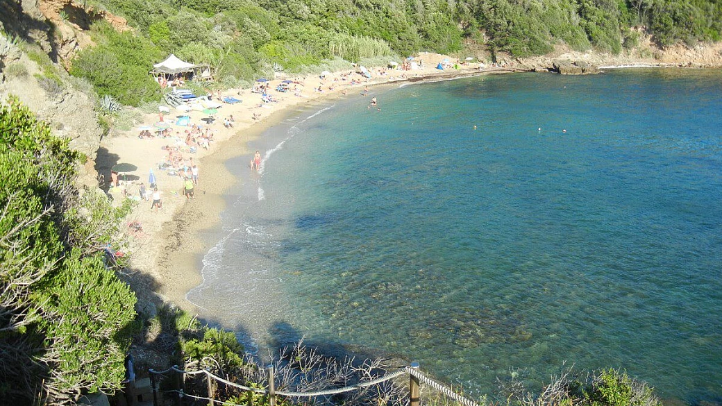 elba, l'isola a forma di pesce