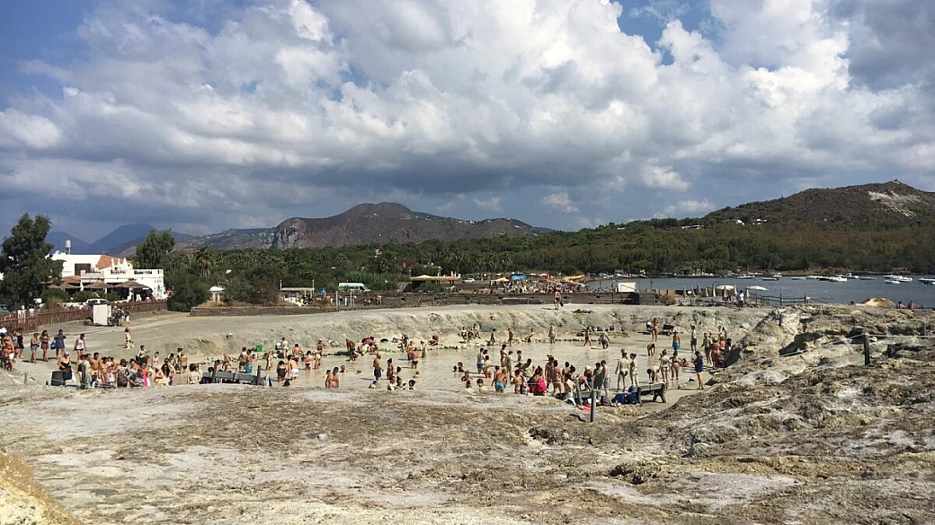 a zonzo per le eolie: alla scoperta delle sette sorelle