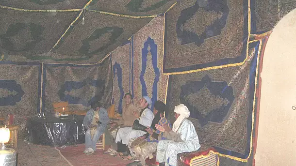 musica in tenda nel deserto di zagora