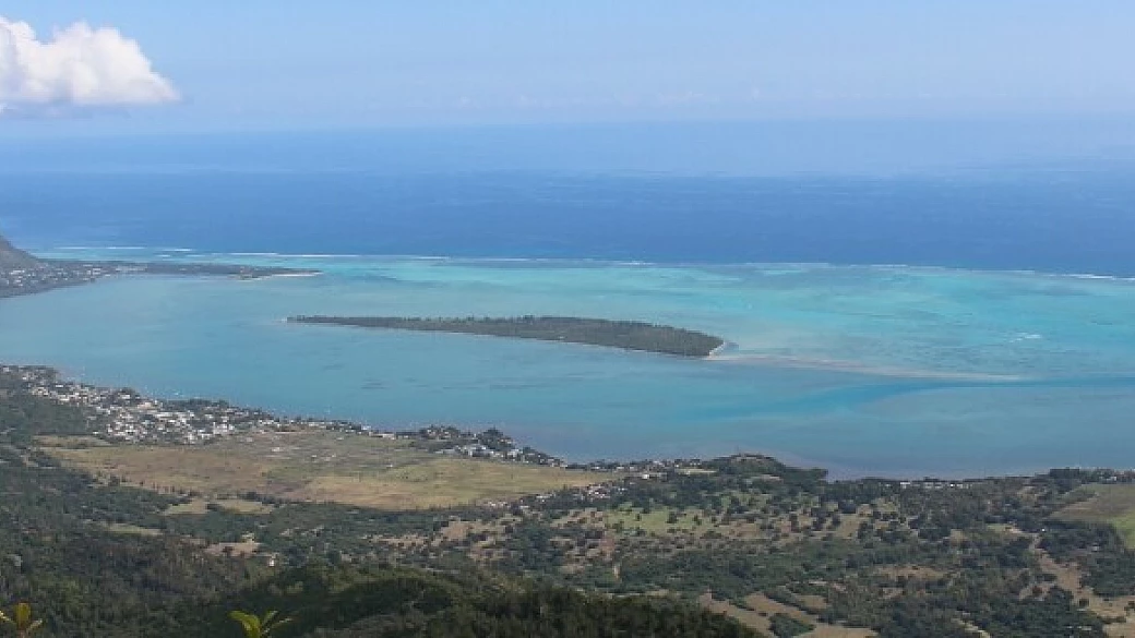 mauritius in scooter