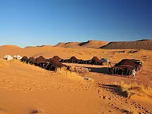 campo nel deserto 2