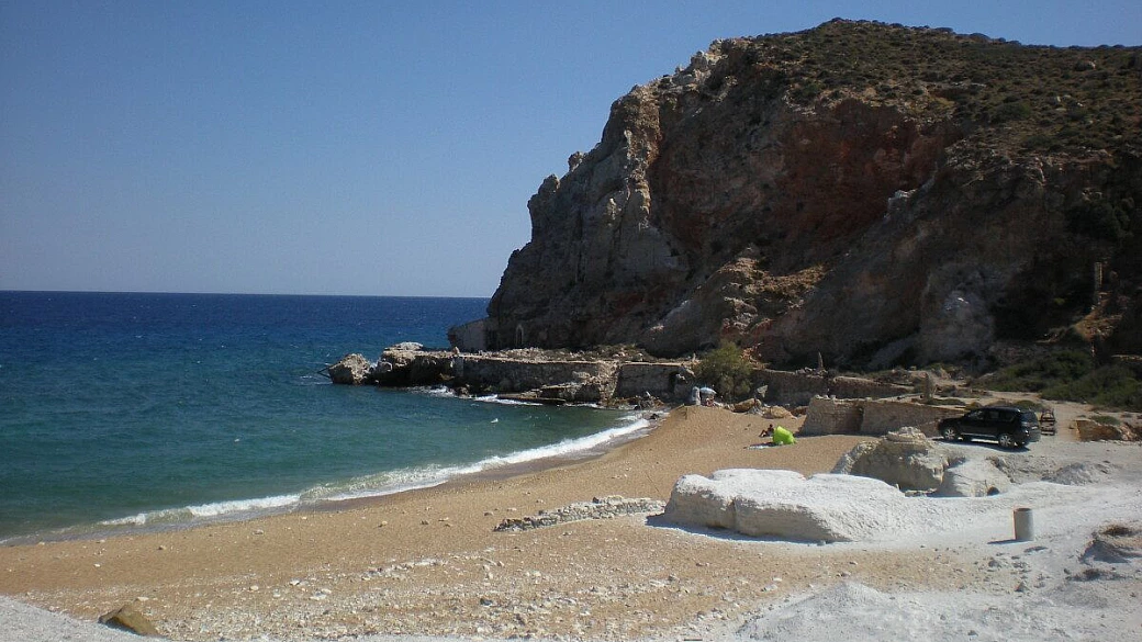 milos: spiagge, mare, cucina e relax