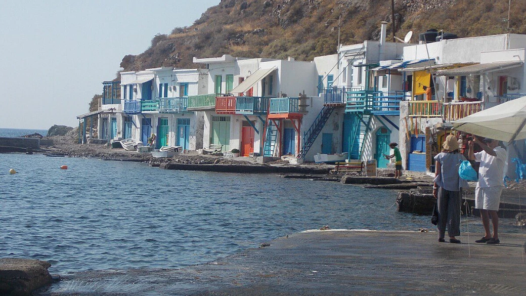 milos splendida, santorini romantica