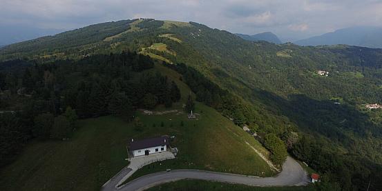 monte joanaz .. uno sguardo verso la slovenia