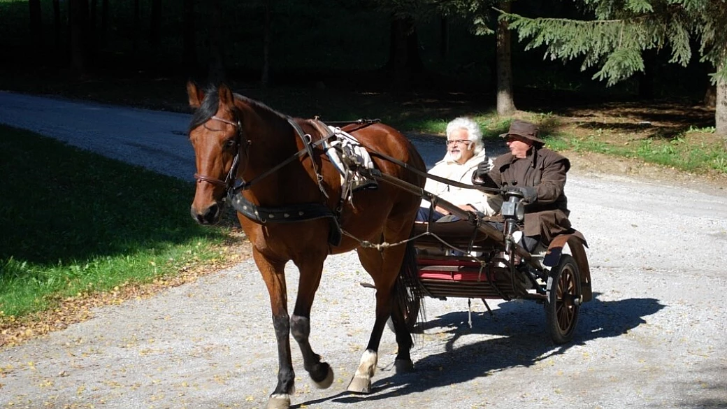 contadini e turisti uniti nella lotta!