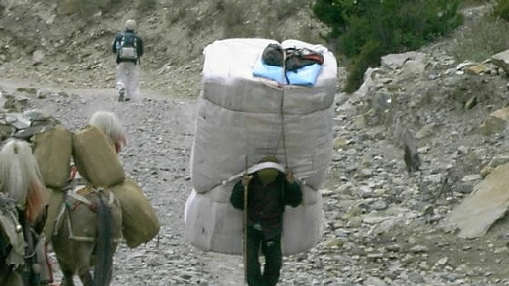 silenzio e pace tra le vette dell'annapurna