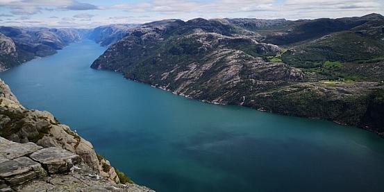 il Lysefjord visto dal PREIKESTOLEN