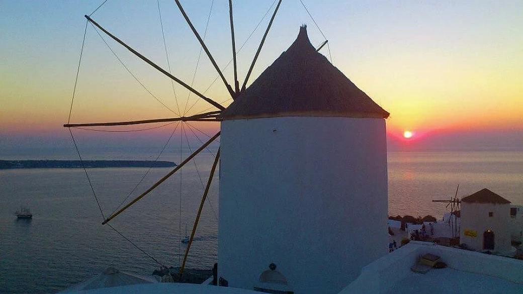 scorci di bianco, azzurro, blu e tramonti attraverso la romantica santorini, la selvaggia koufonissi e la storica naxos