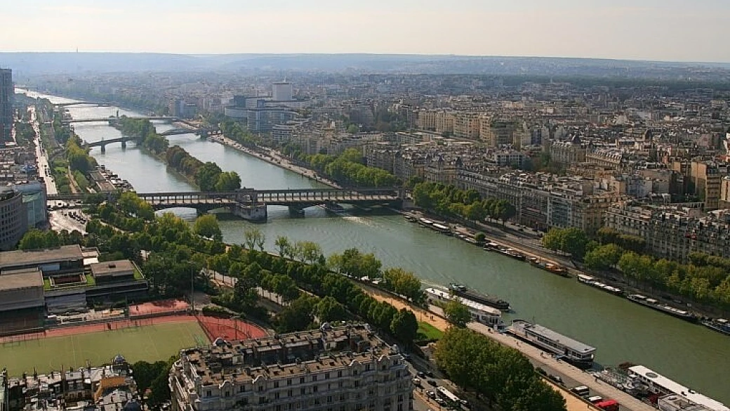 ferragosto a parigi un tour de force
