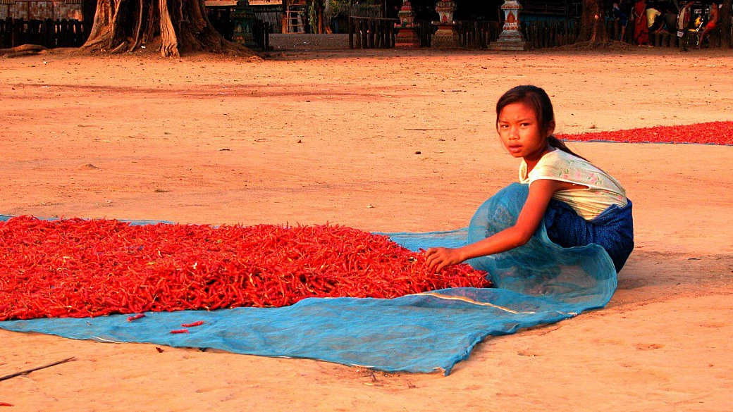 tramonto sul mekong di cambogia, vietnam e laos