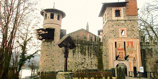 l'entrata del borgo medievale