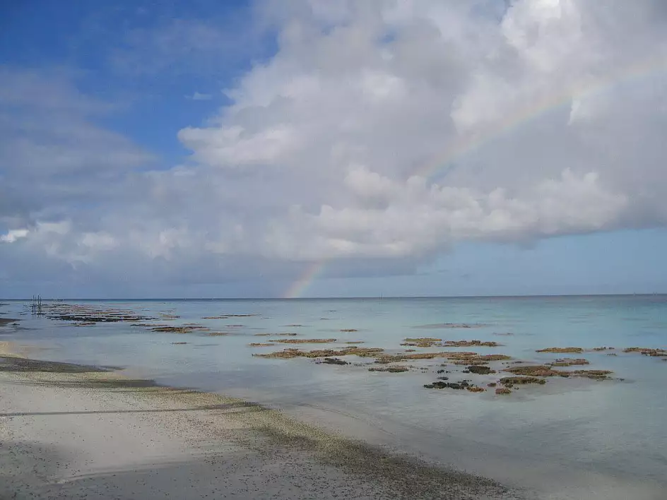 arcobaleno sull'isola di fakarava