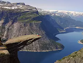 preikestolen-r9g64