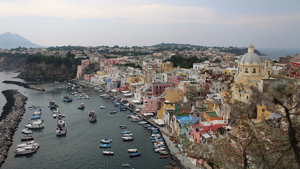 procida, un weekend d'amore sull'isola dai colori pastello