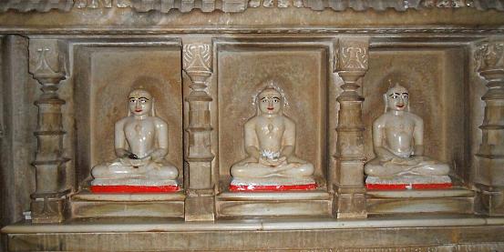 interno del tempio minore di ranakpur