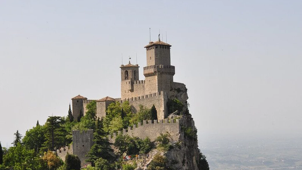 giro delle cantine dell'astigiano