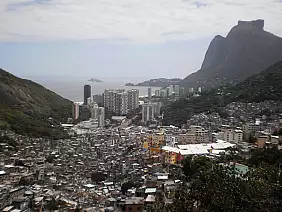 rio-de-janeiro-favela-de-rocinha-9cem5