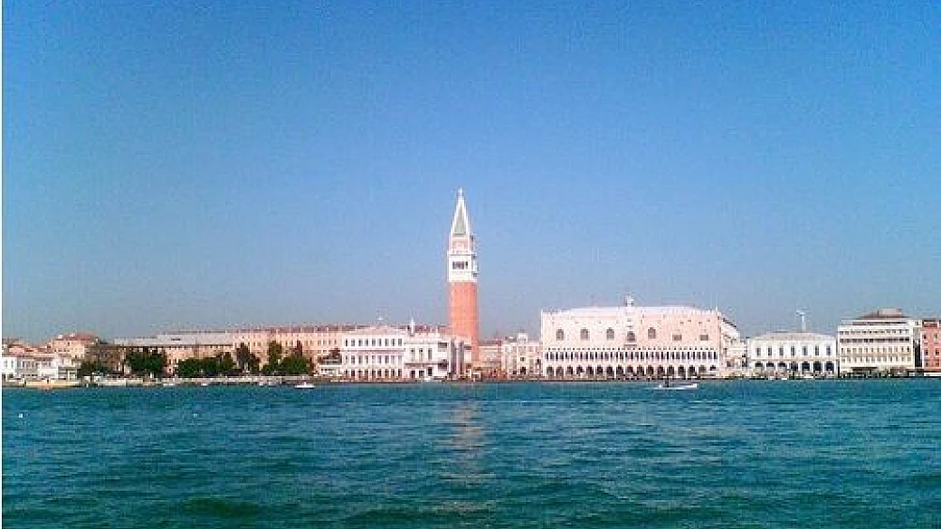 crociera sul mediterraneo: i due volti di una vacanza