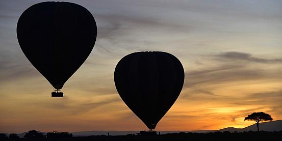 montgolfiere all' alba in kenya