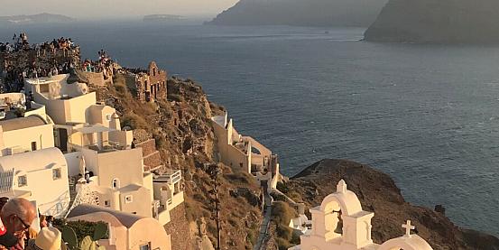 Santorini: la fiaba della piccola sub nella Caldera