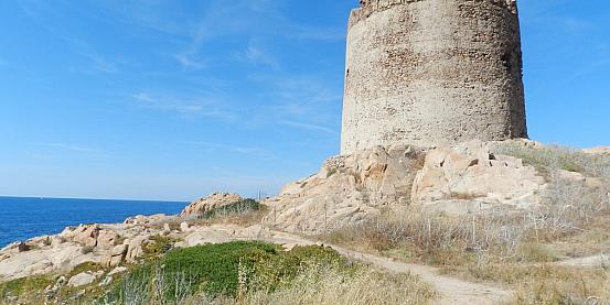 Slow Tour in Nord Sardegna: tra rocce fatate e calette da sogno.