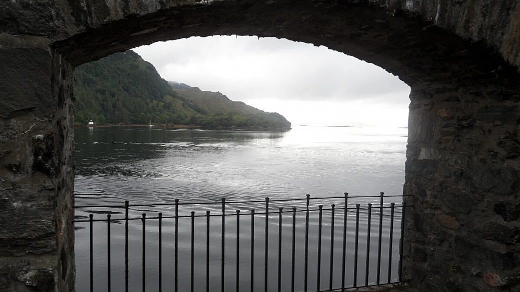 un'allegra famiglia in scozia